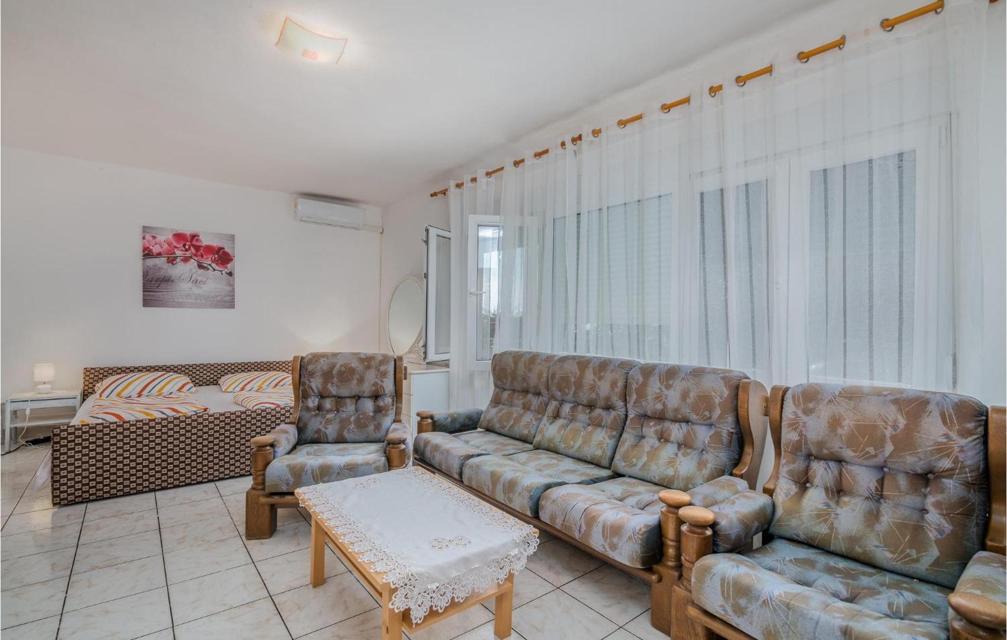 Lovely Apartment In Stara Baska 1 With Kitchen المظهر الخارجي الصورة